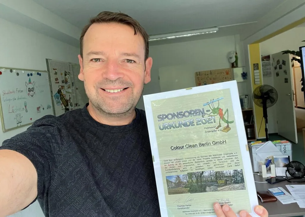 Scheckübergabe an den Kinderbauernhof Knirpsenfarm Berlin
